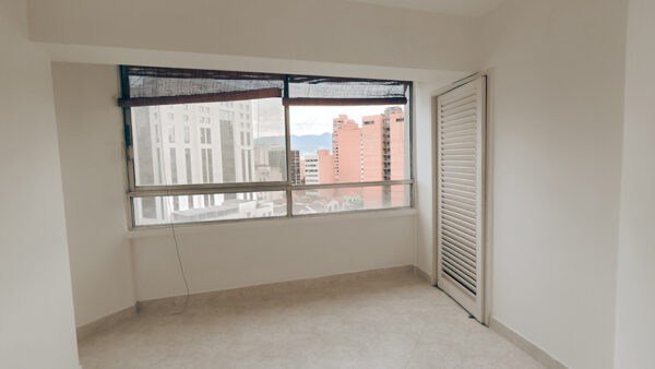 Venta de Apartamento en la AV. Oriental Centro Medellín - Image 3